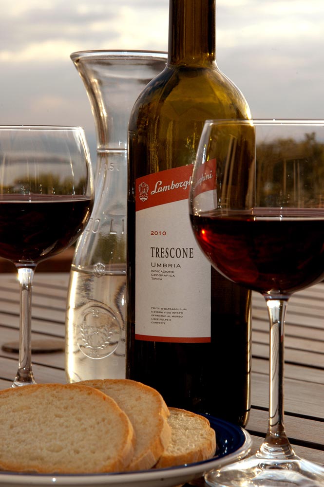 Willkommensgeschenk: Eine Flasche Lamborghini Trescone