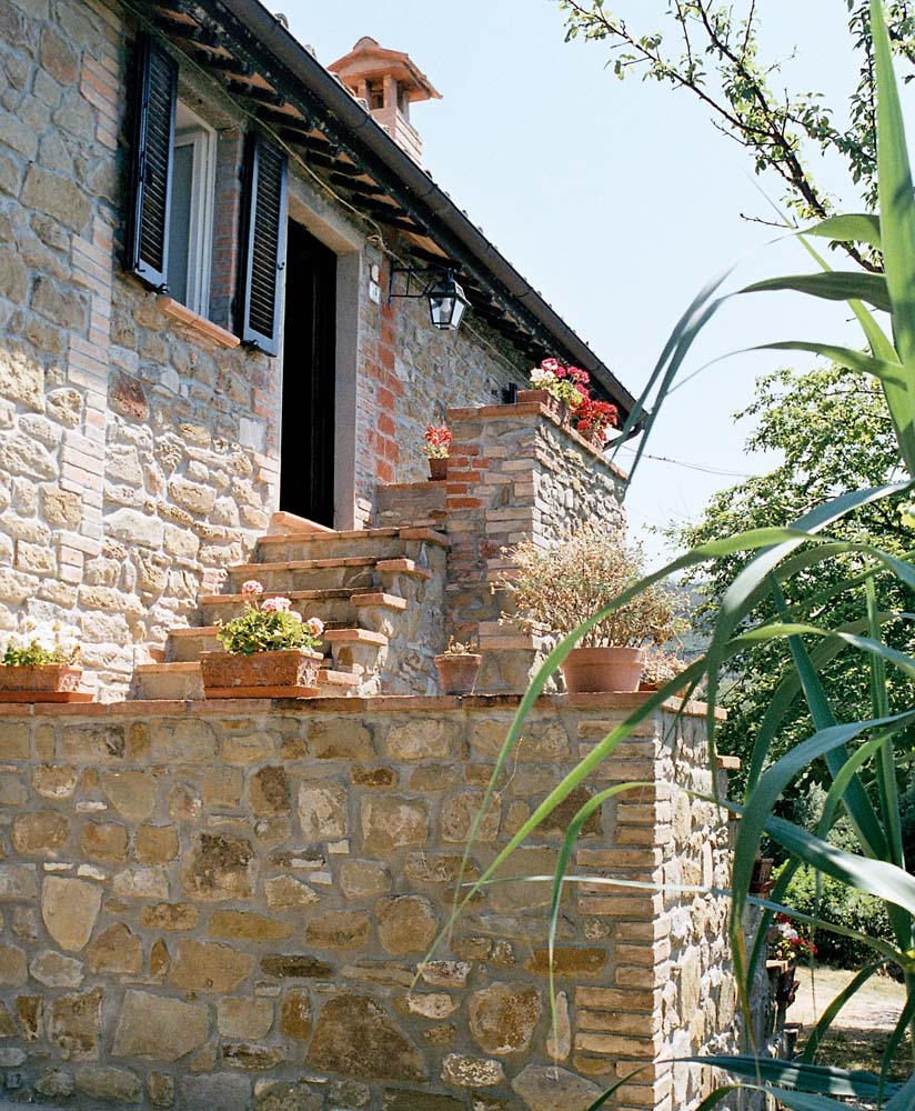 Treppe mit Eingang (Wohnung Viola)